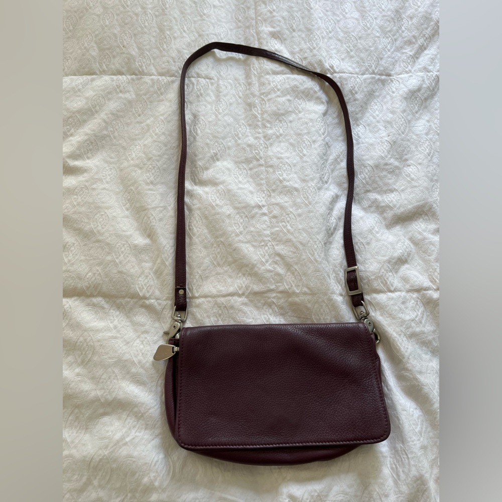 Elegant Burgundy Leather Crossbody Bag